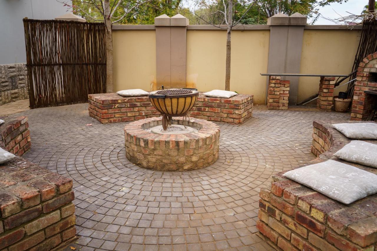 Mi Vida Guesthouse Klerksdorp Bagian luar foto