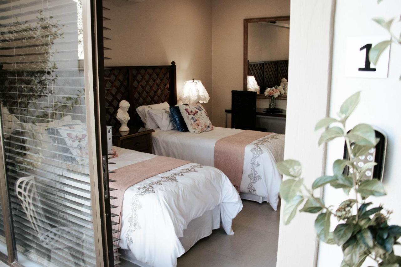 Mi Vida Guesthouse Klerksdorp Bagian luar foto